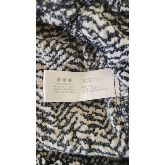 Three Dots Pull-On Wide Leg Pants Black & White Tribal Chevron Print. - Picture 5 of 5